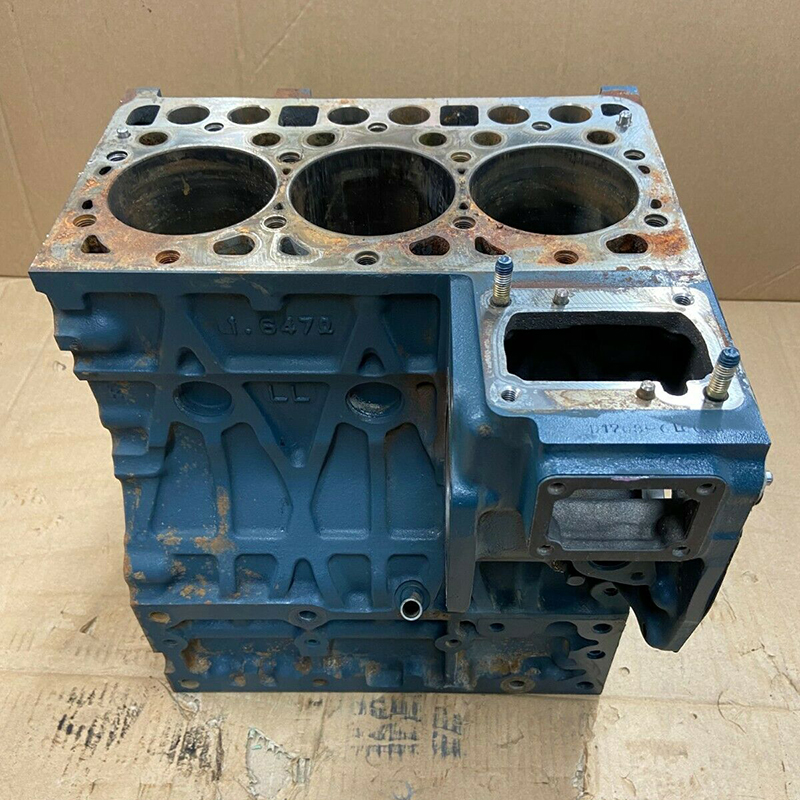 Blok silinder 16448-01015 16448-01016 untuk mesin Kubota D1703